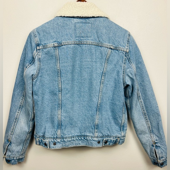 Levi's Sherpa Trucker Jacket · Blue Denim - Picture 10 of 16